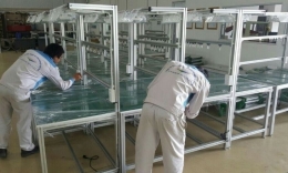 working table with aluminum frame